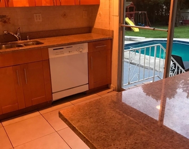 634 Westwood Avenue - Photo Thumbnail 2