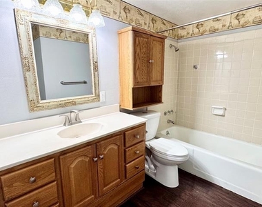 4014 Ridglea Country Club Drive - Photo Thumbnail 14