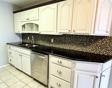 4014 Ridglea Country Club Drive - Photo Thumbnail 7