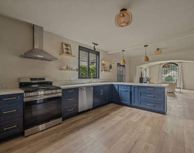8822 Rosewood Avenue - Photo Thumbnail 8