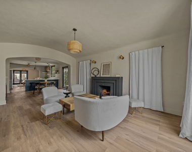 8822 Rosewood Avenue - Photo Thumbnail 5