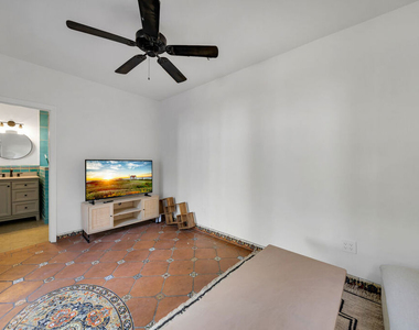 8822 Rosewood Avenue - Photo Thumbnail 25
