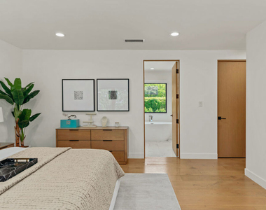 17045 Otsego Street - Photo Thumbnail 19