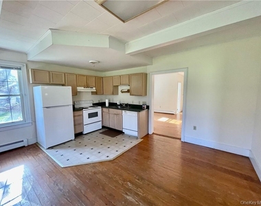 17 Ribbecke Hill Road - Photo Thumbnail 3