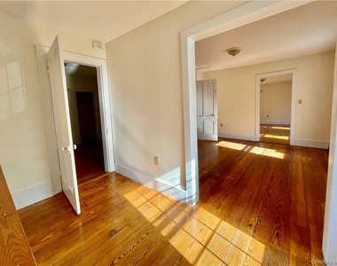 17 Ribbecke Hill Road - Photo Thumbnail 5