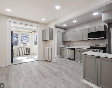 1805 Potomac Avenue Se - Photo Thumbnail 9