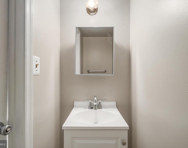 1805 Potomac Avenue Se - Photo Thumbnail 19