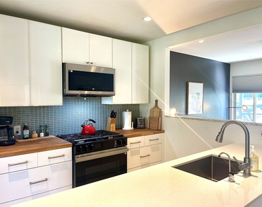4620 Englewood Dr - Photo Thumbnail 6