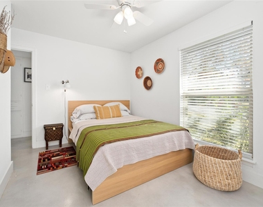 4620 Englewood Dr - Photo Thumbnail 19