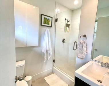 4620 Englewood Dr - Photo Thumbnail 24
