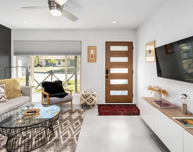 4620 Englewood Dr - Photo Thumbnail 1