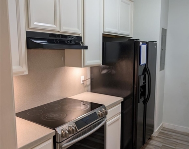 2529 Rio Grande St - Photo Thumbnail 5