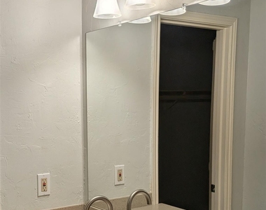 2529 Rio Grande St - Photo Thumbnail 15