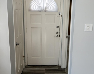 2529 Rio Grande St - Photo Thumbnail 1