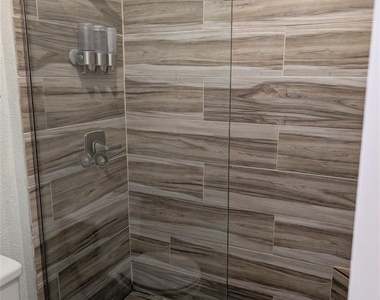 2529 Rio Grande St - Photo Thumbnail 11