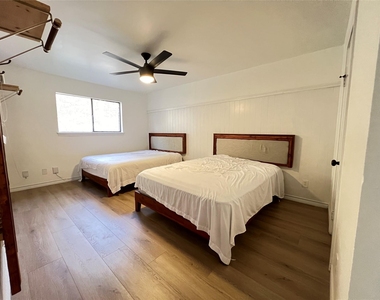 3310 Hycreek Dr - Photo Thumbnail 6