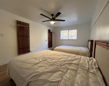 3310 Hycreek Dr - Photo Thumbnail 7