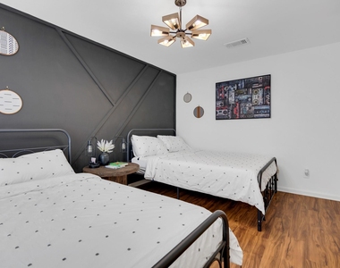 5755 Cartagena Street - Photo Thumbnail 10