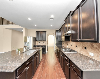 27419 Canyon Reach Drive - Photo Thumbnail 17