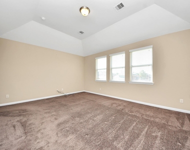 27419 Canyon Reach Drive - Photo Thumbnail 34