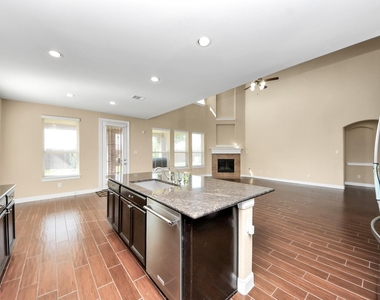 27419 Canyon Reach Drive - Photo Thumbnail 15