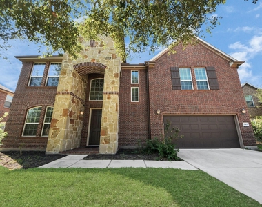 27419 Canyon Reach Drive - Photo Thumbnail 1