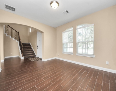 27419 Canyon Reach Drive - Photo Thumbnail 7