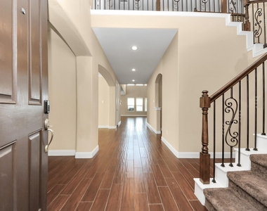27419 Canyon Reach Drive - Photo Thumbnail 6