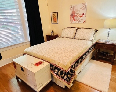 4623 Avenue N 1/2 - Photo Thumbnail 18