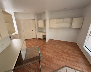 7901 Cambridge Street - Photo Thumbnail 4