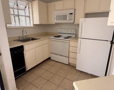 7901 Cambridge Street - Photo Thumbnail 5