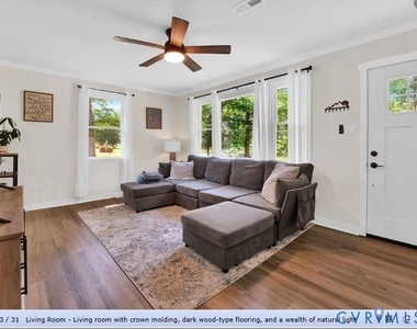 11215 Thorncroft Drive - Photo Thumbnail 12
