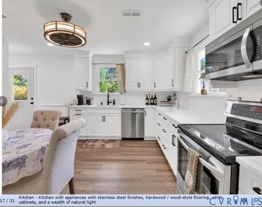 11215 Thorncroft Drive - Photo Thumbnail 16