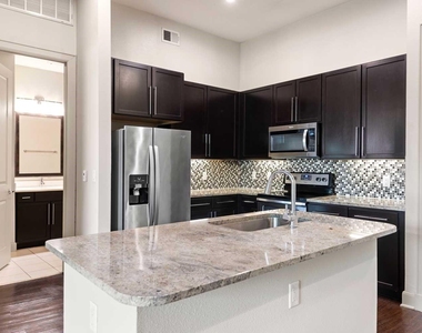 1755 Crescent Plaza Drive - Photo Thumbnail 4