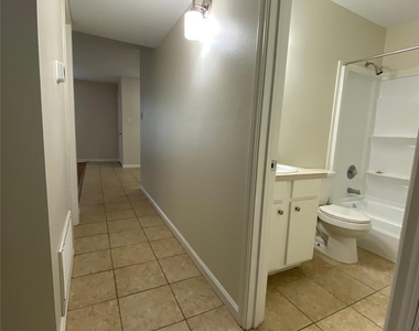 130 Oyster Creek Drive - Photo Thumbnail 8
