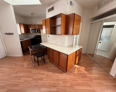 7901 Cambridge Street - Photo Thumbnail 8