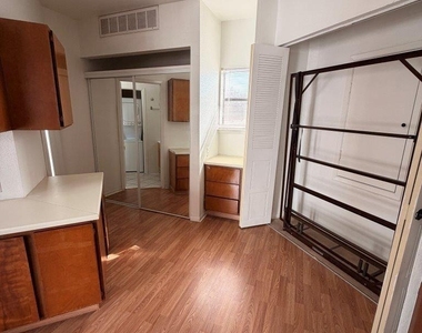 7901 Cambridge Street - Photo Thumbnail 7