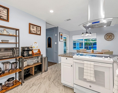 13330 Trompilla Lane - Photo Thumbnail 21
