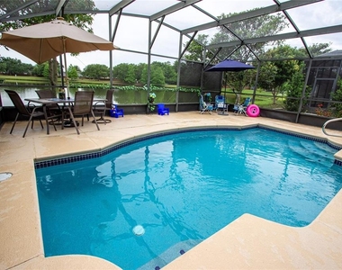 1832 Wimbledon Street - Photo Thumbnail 4