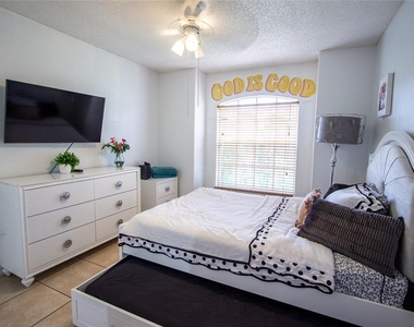 1832 Wimbledon Street - Photo Thumbnail 24