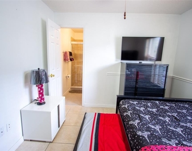 1832 Wimbledon Street - Photo Thumbnail 22