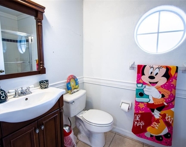 1832 Wimbledon Street - Photo Thumbnail 25