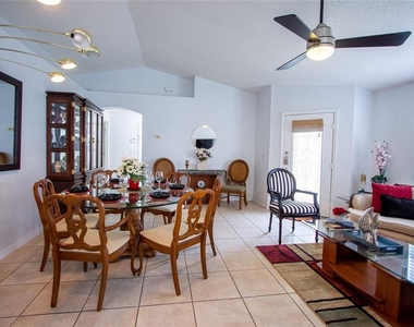 1832 Wimbledon Street - Photo Thumbnail 8