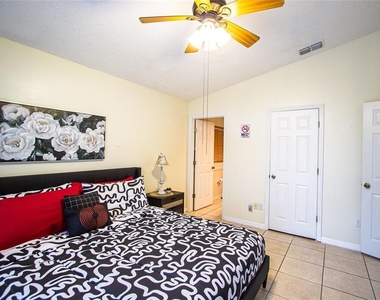 1832 Wimbledon Street - Photo Thumbnail 16