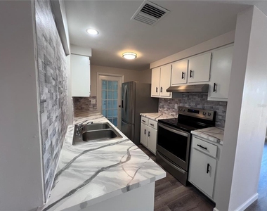 4123 Michel Tree Street - Photo Thumbnail 7