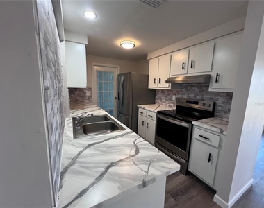 4123 Michel Tree Street - Photo Thumbnail 9