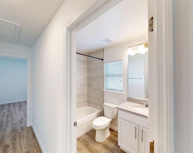 1620 Geranium Avenue - Photo Thumbnail 7