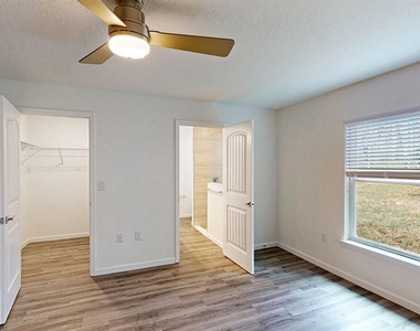 5611 Nymph Avenue - Photo Thumbnail 2