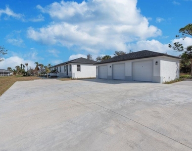 260 Rotonda Boulevard - Photo Thumbnail 12