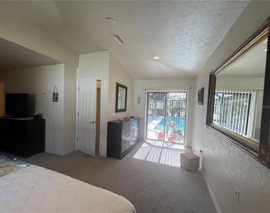 3177 Clifford Street - Photo Thumbnail 21
